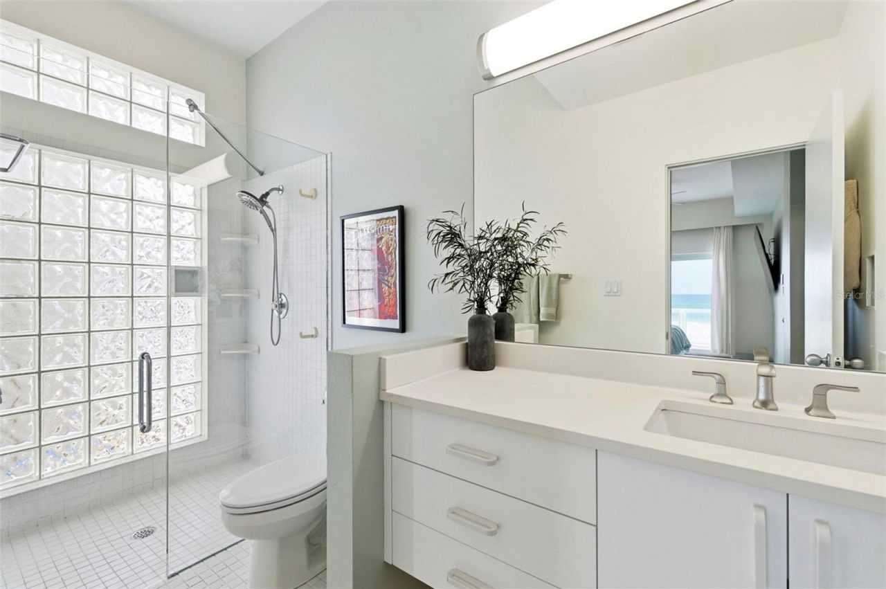 8680 W Gulf Boulevard, Treasure Island, FL 33706 Photo