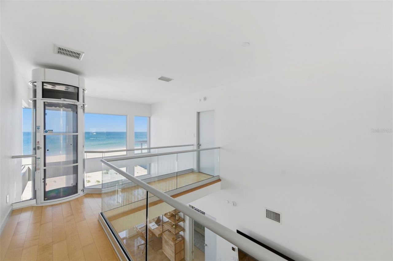 8680 W Gulf Boulevard, Treasure Island, FL 33706 Photo