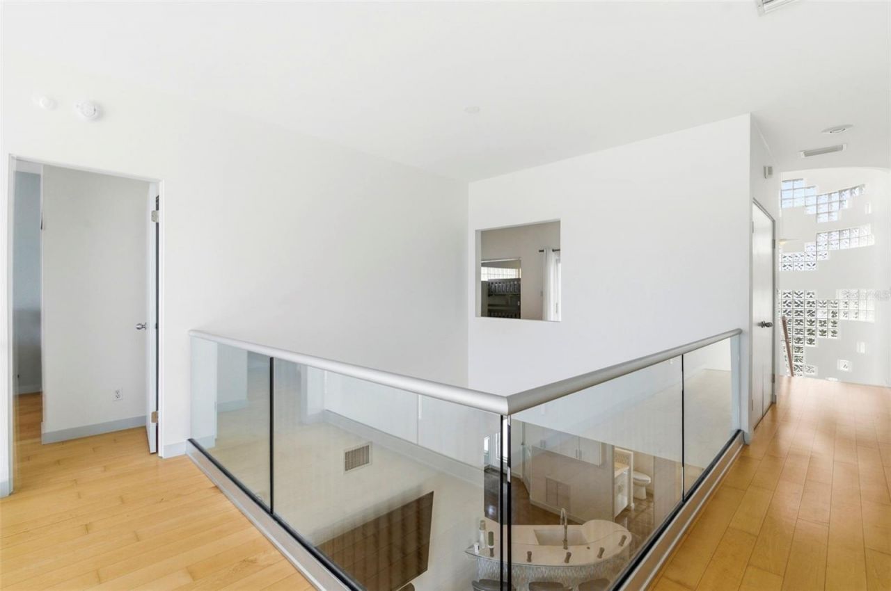 8680 W Gulf Boulevard, Treasure Island, FL 33706 Photo