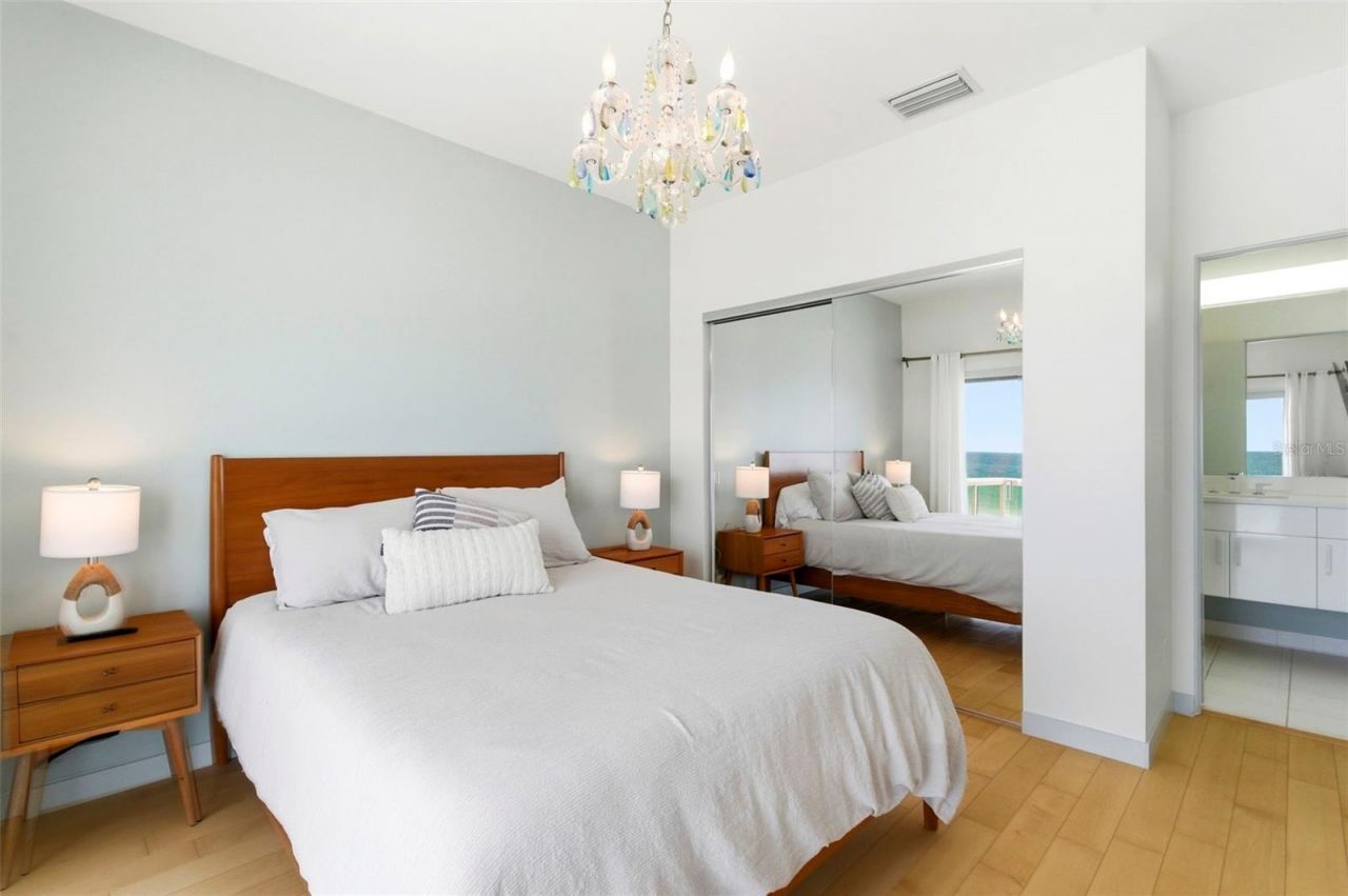 8680 W Gulf Boulevard, Treasure Island, FL 33706 Photo