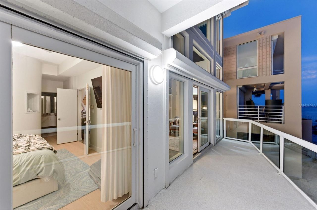 8680 W Gulf Boulevard, Treasure Island, FL 33706 Photo