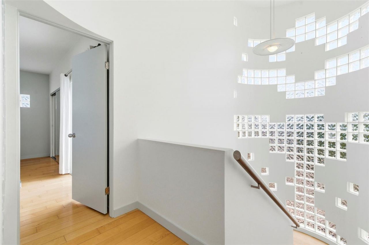 8680 W Gulf Boulevard, Treasure Island, FL 33706 Photo