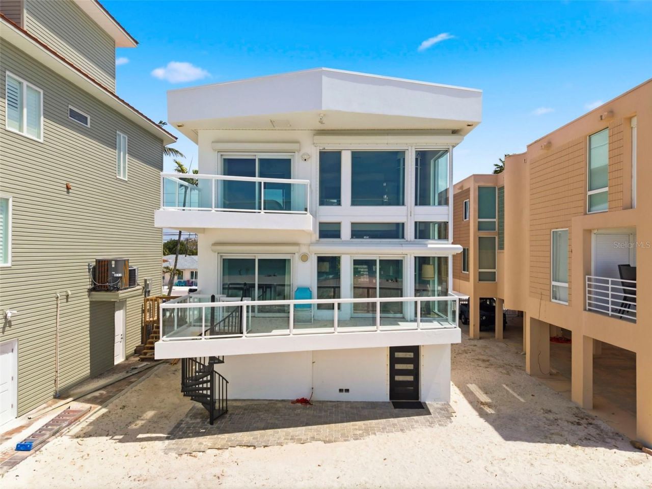 8680 W Gulf Boulevard, Treasure Island, FL 33706 Photo