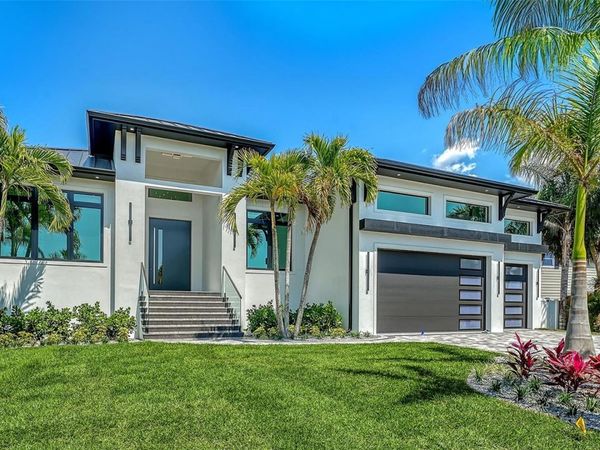 413 ISLAND CIRCLE , SARASOTA, FL 34242