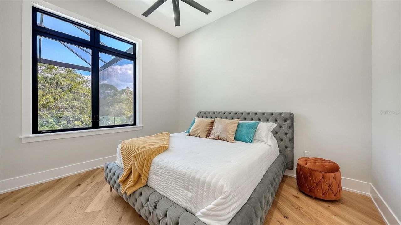 413 Island Circle, Sarasota, FL 34242 Photo