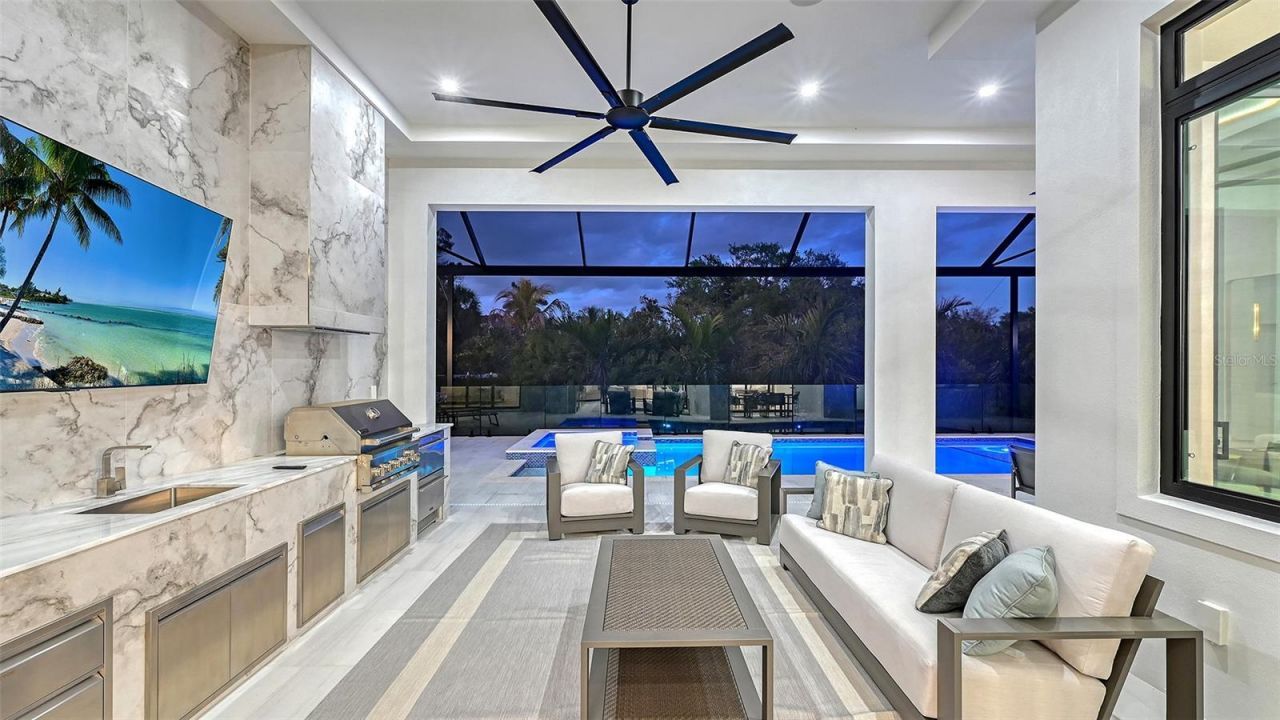 413 Island Circle, Sarasota, FL 34242 Photo