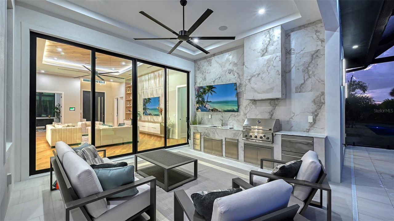 413 Island Circle, Sarasota, FL 34242 Photo