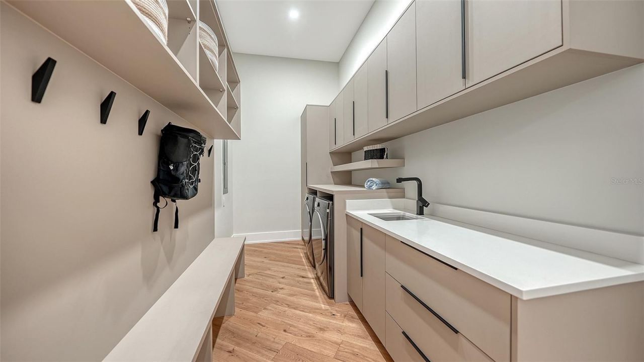 413 Island Circle, Sarasota, FL 34242 Photo