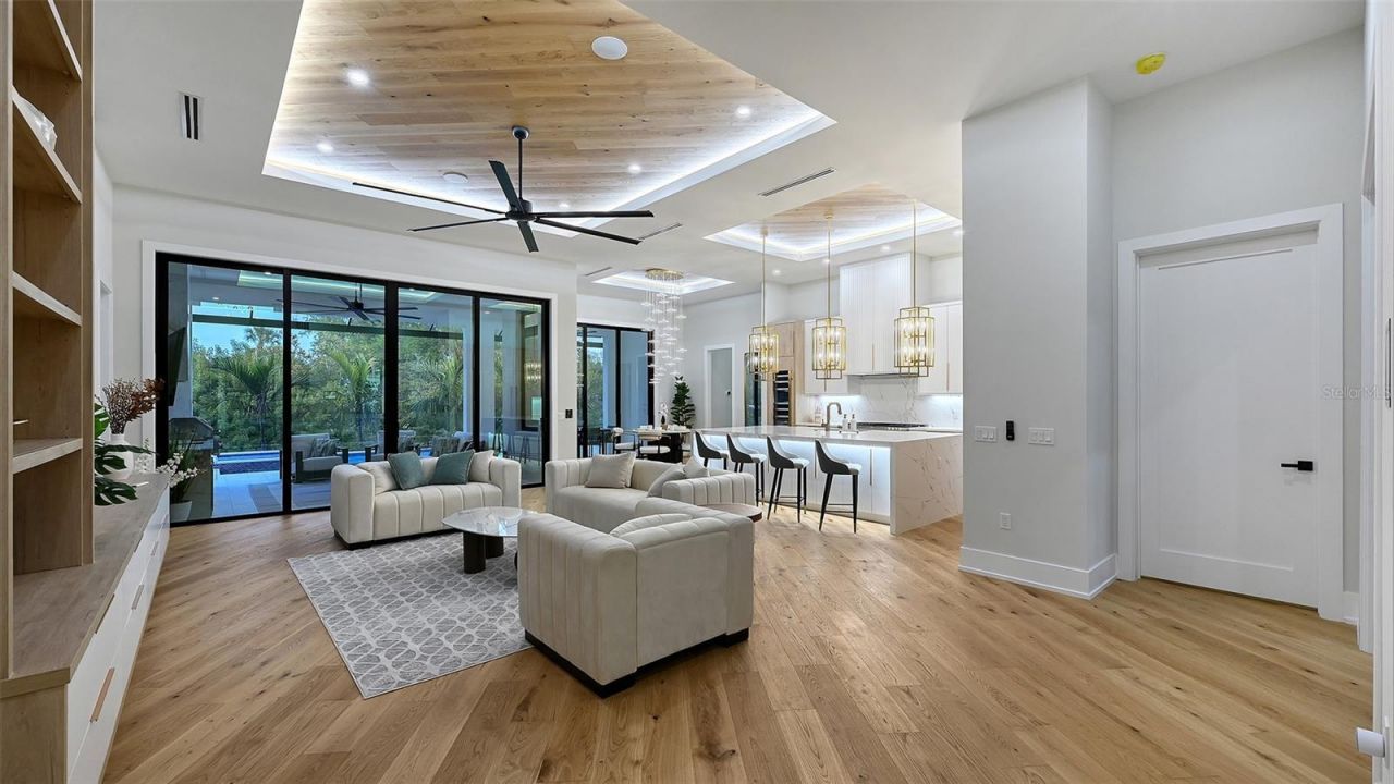 413 Island Circle, Sarasota, FL 34242 Photo