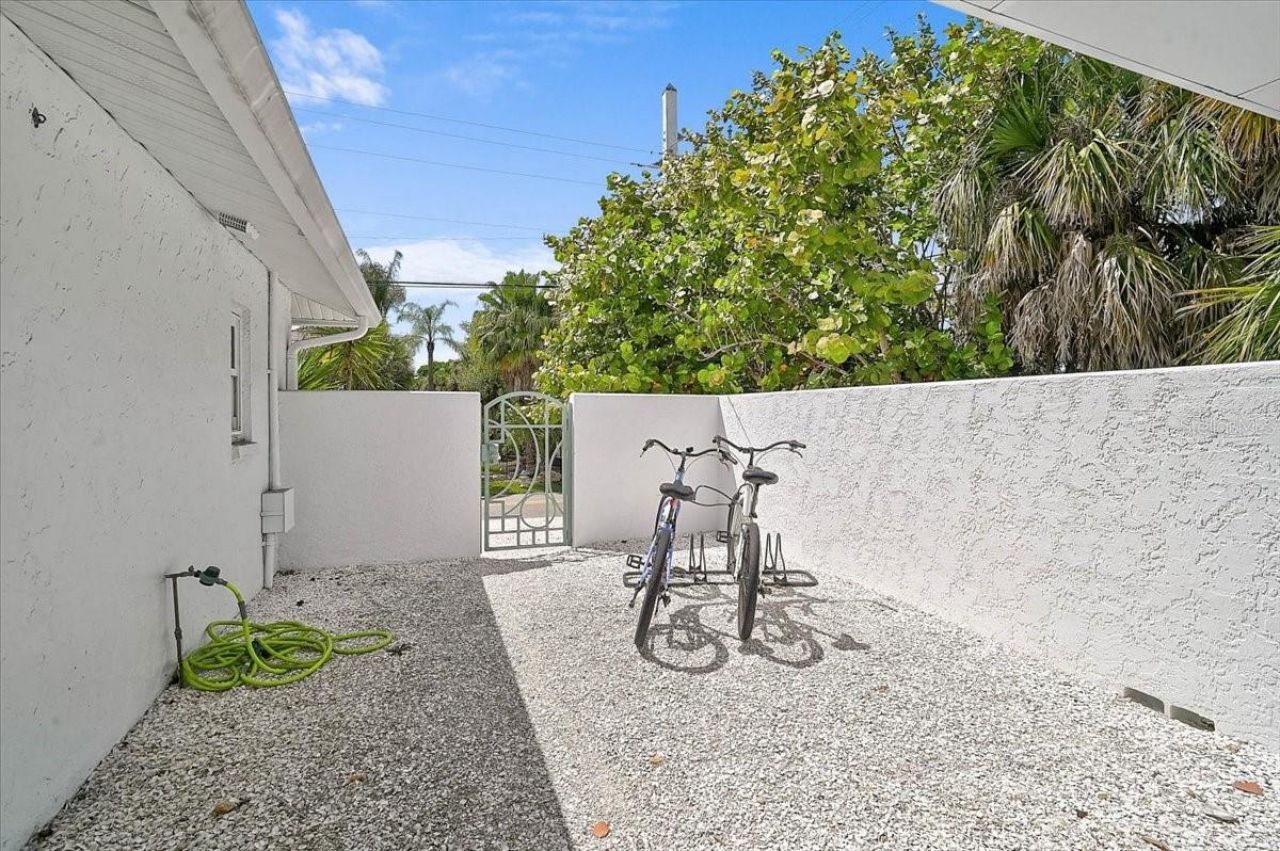 3515 La Paloma Avenue, Sarasota, FL 34242 Photo