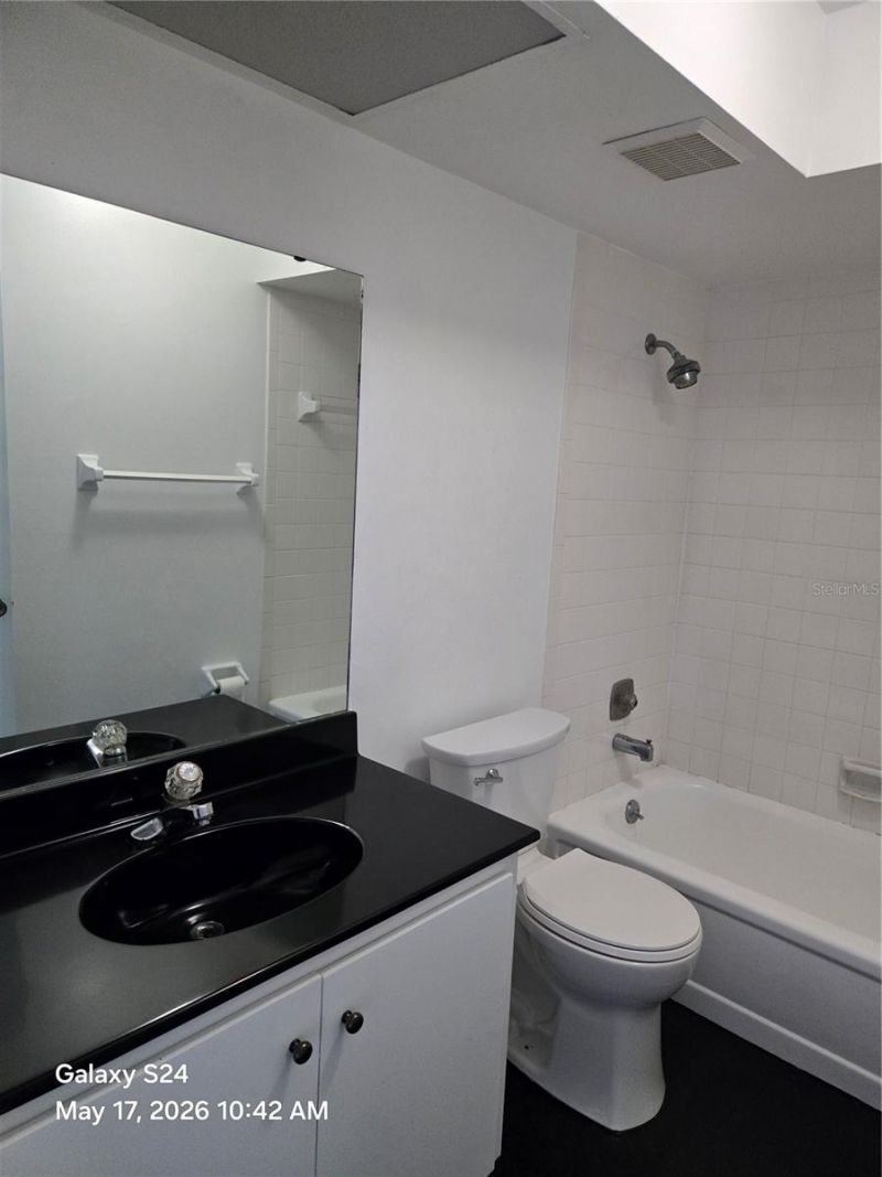 2974 Captiva Gardens Drive, Unit 17, Sarasota, FL 34231 Photo