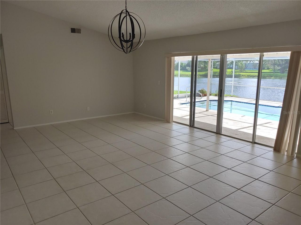 525 Moreno Circle Ne, Saint Petersburg, FL 33703 Photo