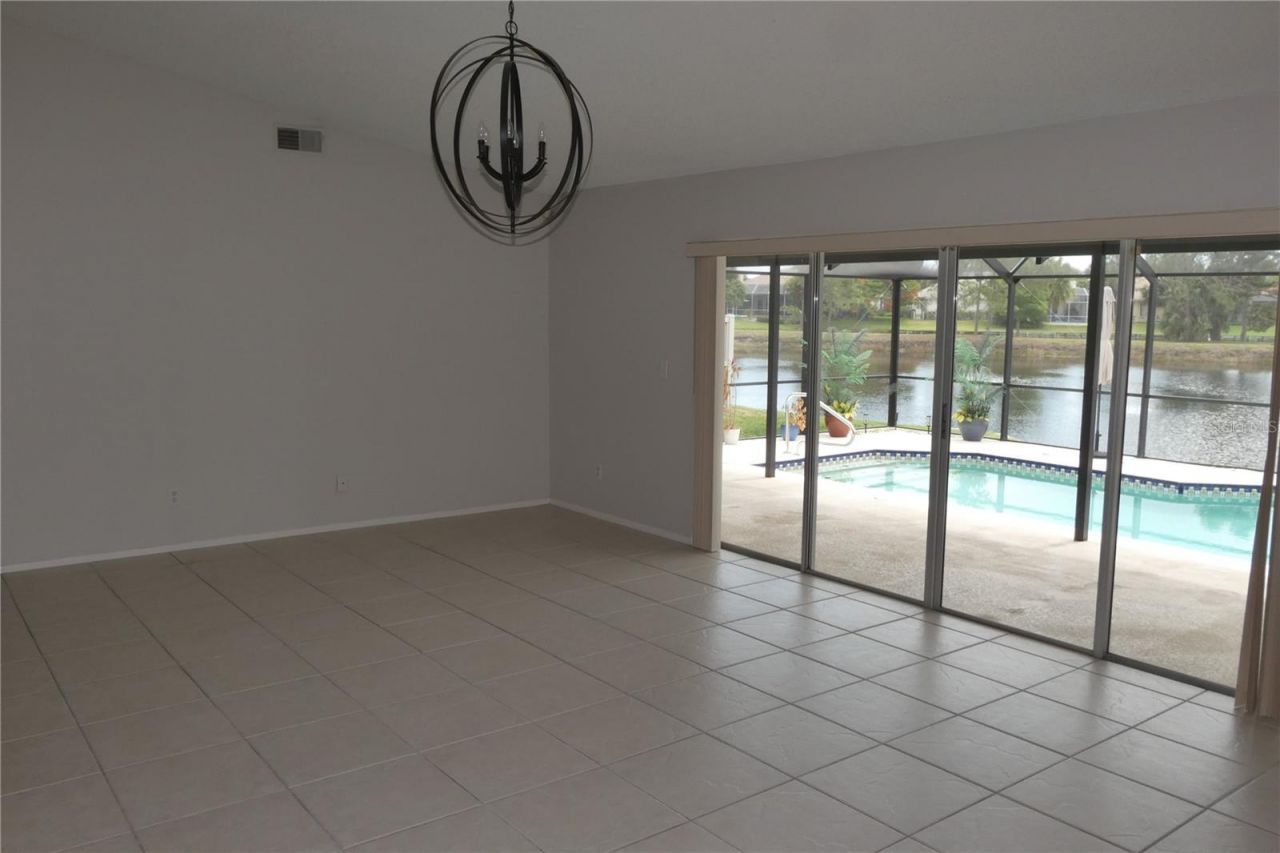 525 Moreno Circle Ne, Saint Petersburg, FL 33703 Photo