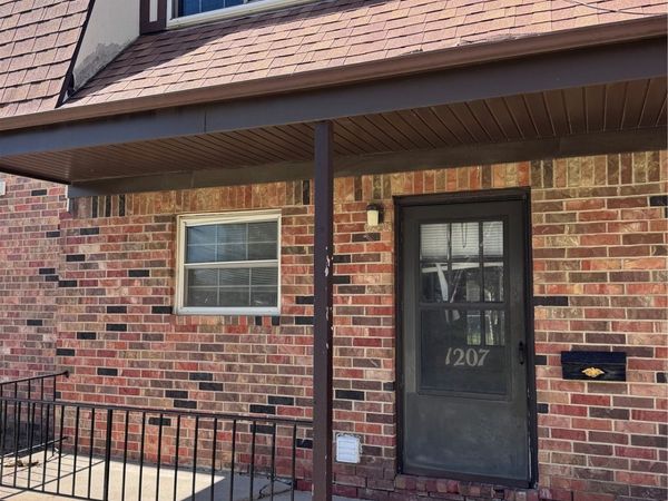 1207 21st Ave Place , Coralville, IA 52241