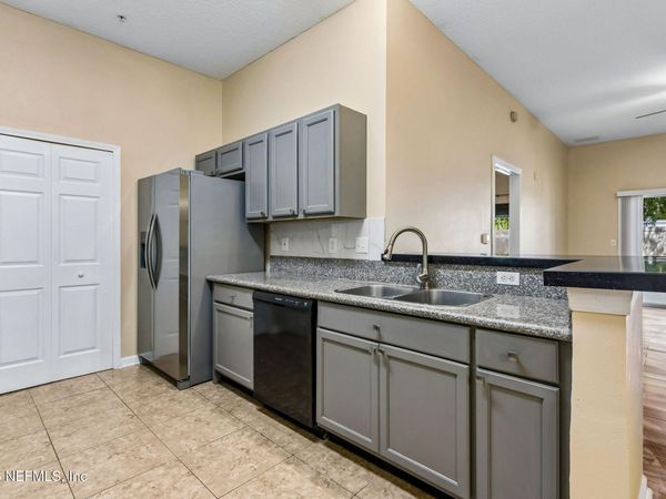 6063 MAGGIES Circle, Unit 106, Jacksonville, FL 32244