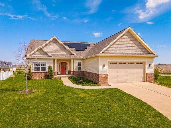 19 Red Maple Court, Bloomington, IL 61705