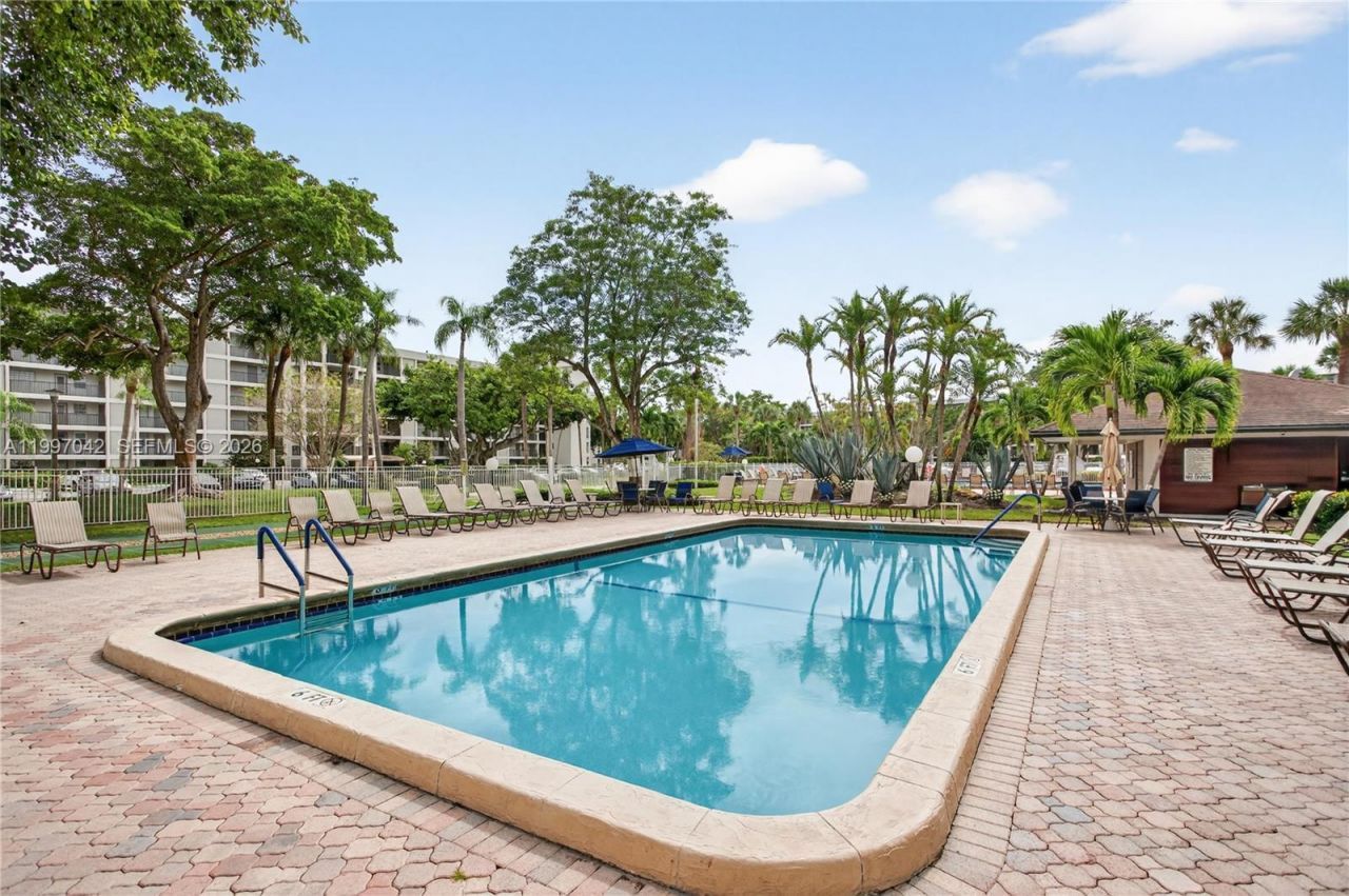 2671 S Course Dr, Unit 206, Pompano Beach, FL 33069 Photo