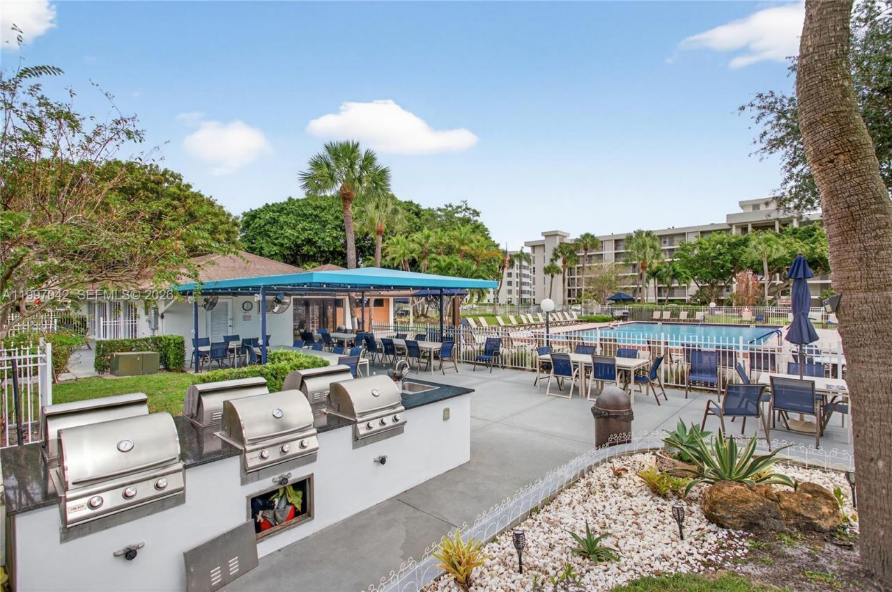 2671 S Course Dr, Unit 206, Pompano Beach, FL 33069 Photo