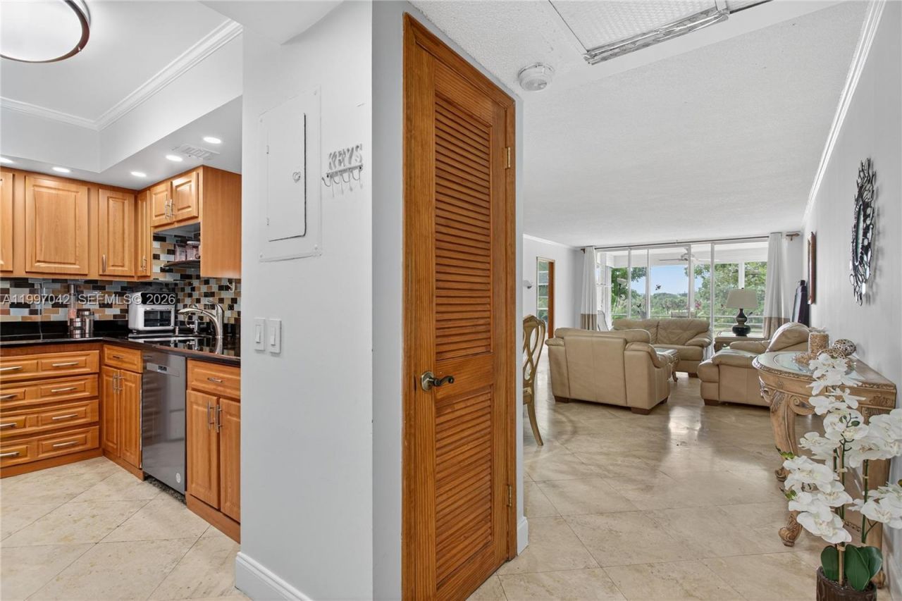 2671 S Course Dr, Unit 206, Pompano Beach, FL 33069 Photo