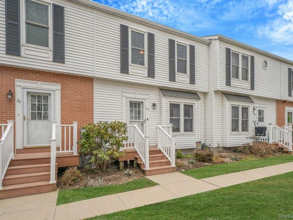 190 Merrick Road , Unit 35, Amityville, NY 11701