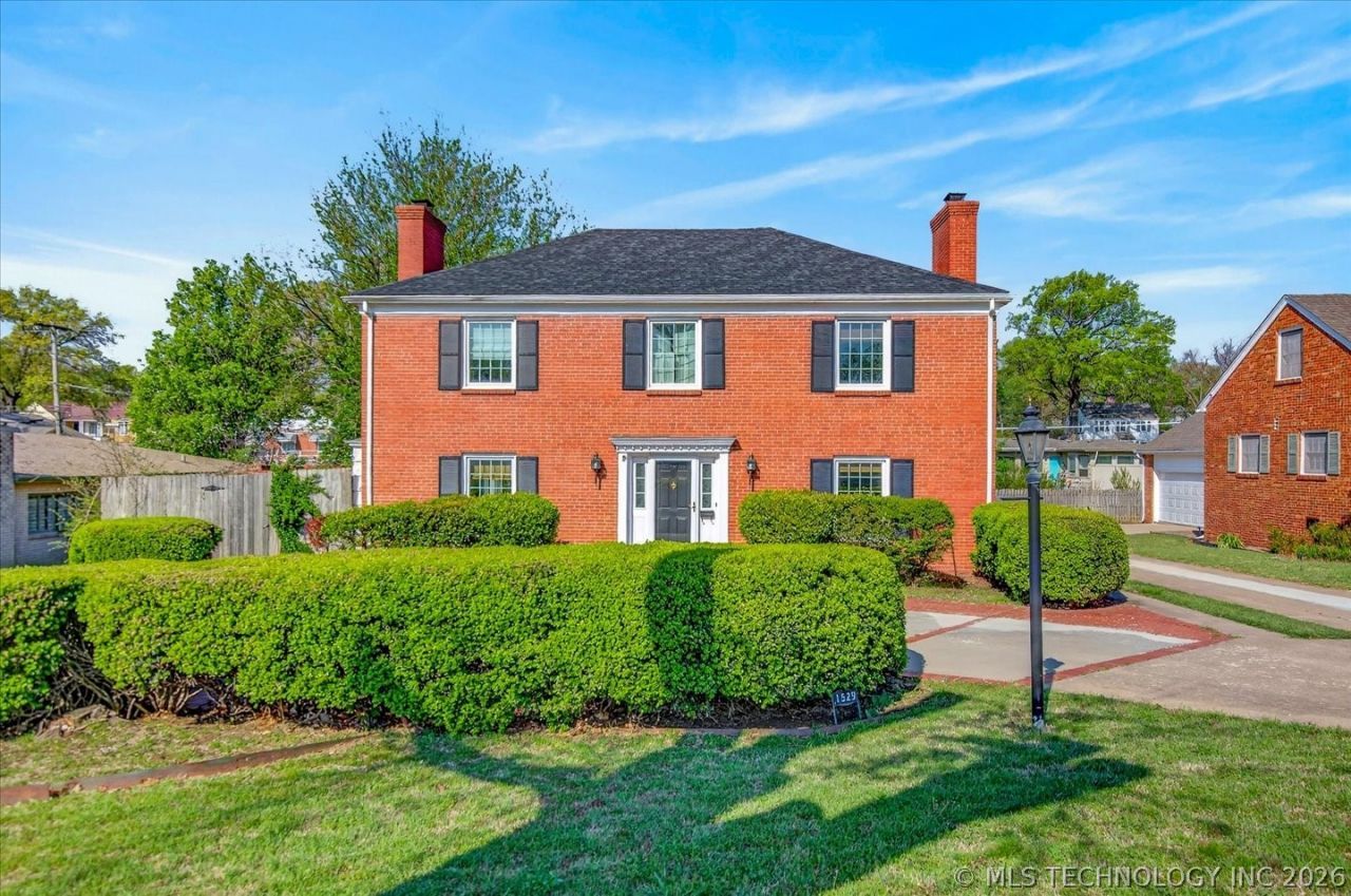 1529 Hillcrest Drive , Bartlesville, OK 74003 Main Photo