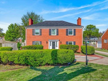 1529 Hillcrest Drive , Bartlesville, OK 74003