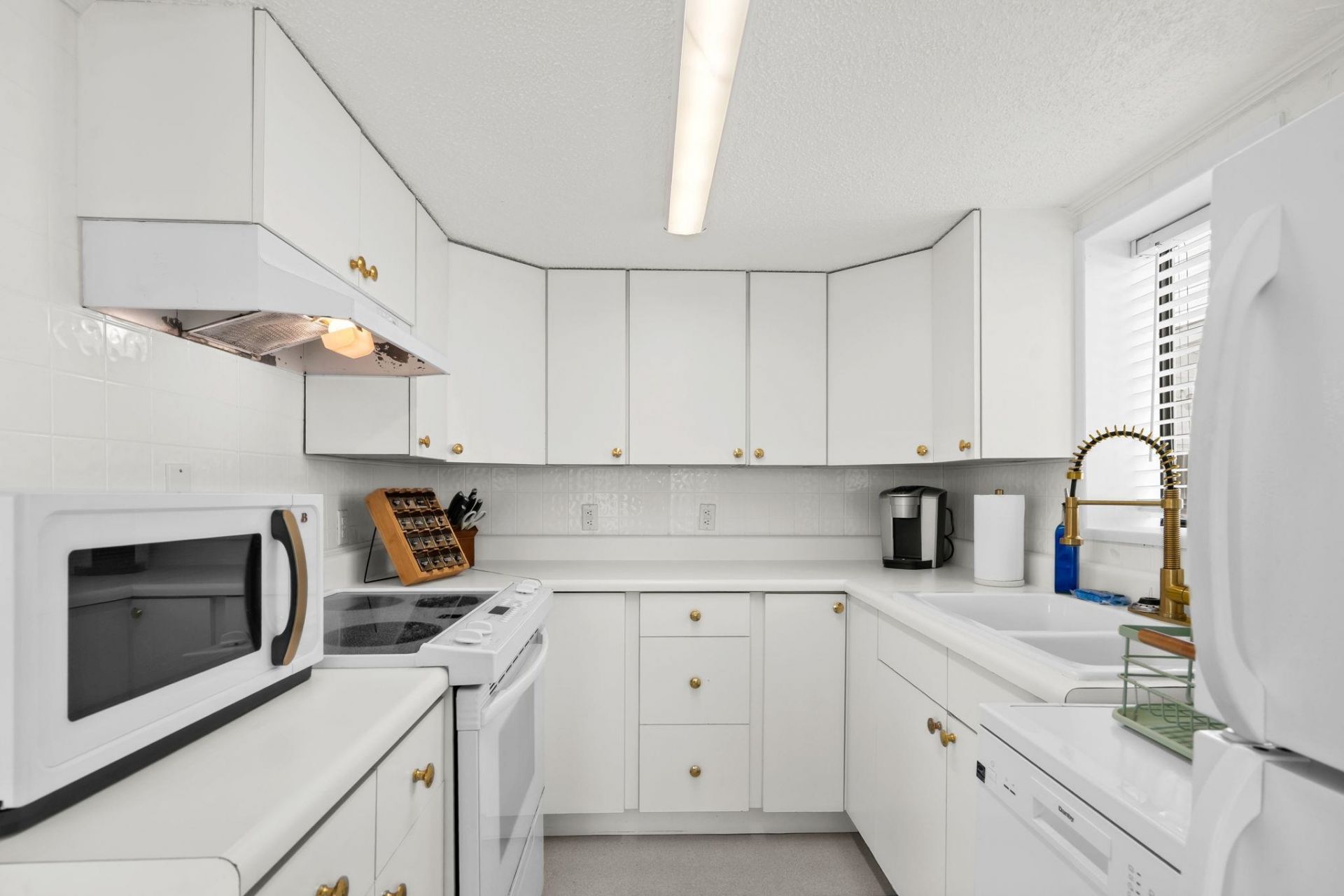 6001 - 1487 S Kings Hwy. Photo 17