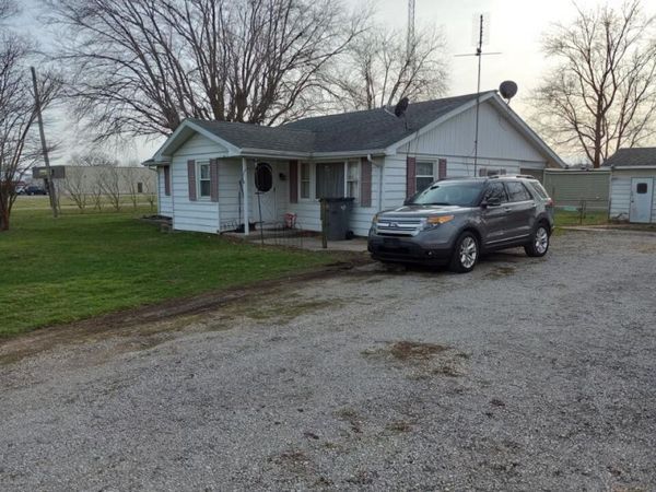 227 S Benton Street , Millersburg, IN 46543