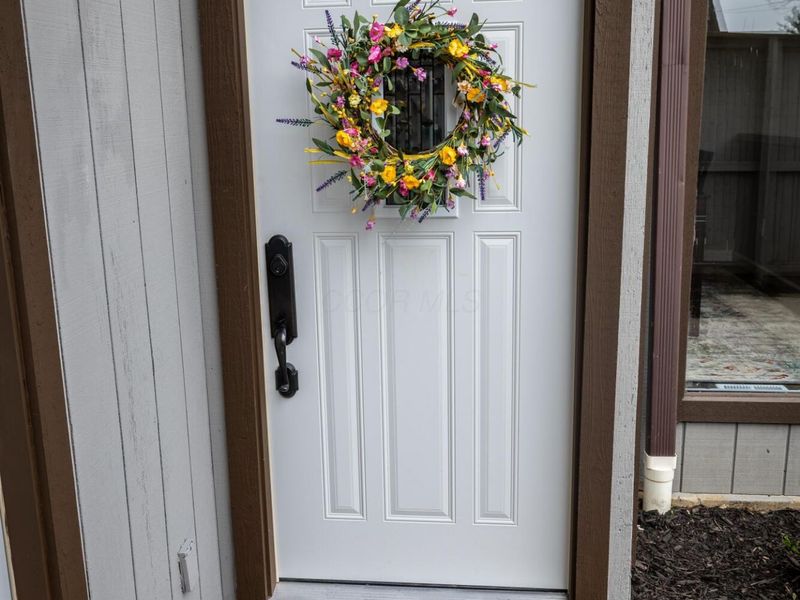 5437 Worthington Forest Place E, Columbus, OH 43229 Photo 3