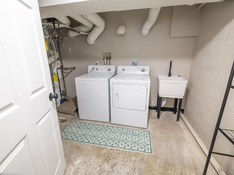 5437 Worthington Forest Place E, Columbus, OH 43229 Photo 38