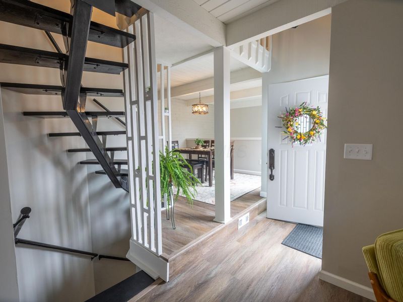 5437 Worthington Forest Place E, Columbus, OH 43229 Photo 4