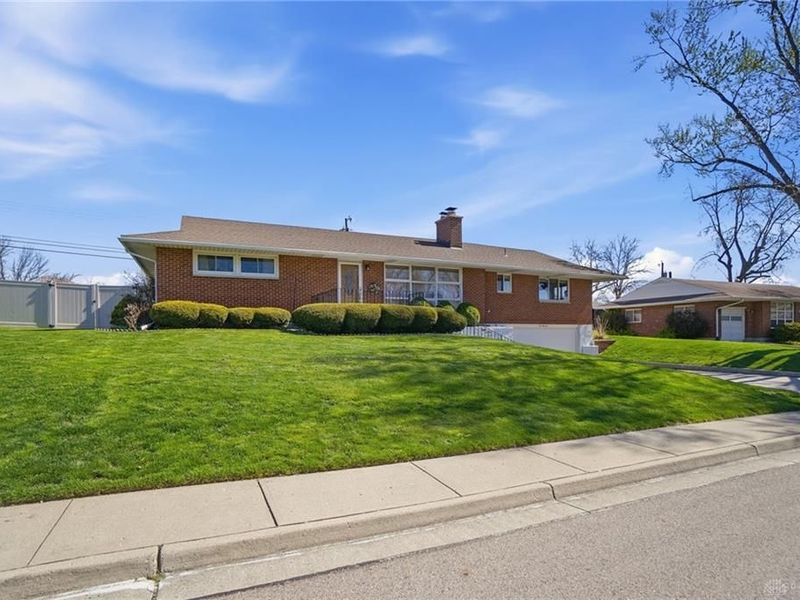 519 Kenbrook Drive, Vandalia, OH 45377 Photo 2