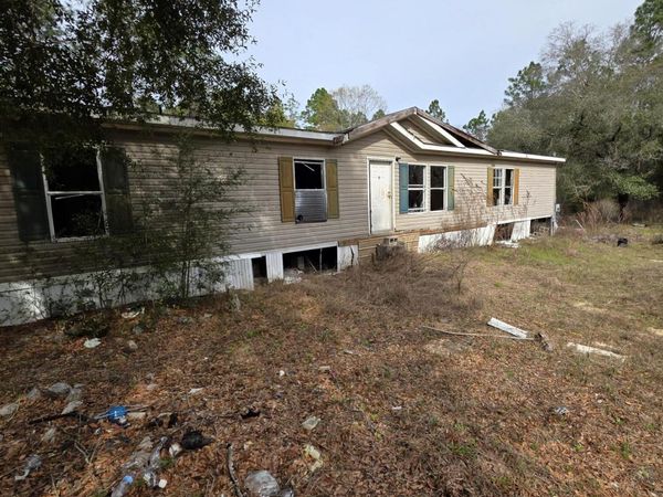 1921 Cotton Creek Road, Baker, FL 32531