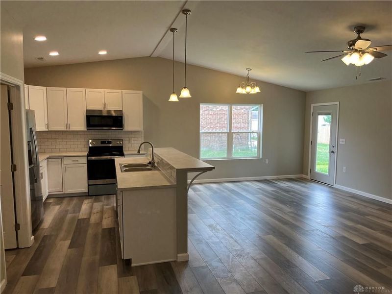 118 Burgundy Drive, Union, OH 45322 Photo 2