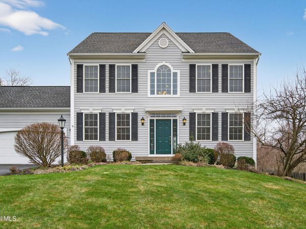 39 Outlook Dr S, Mechanicville, NY 12118