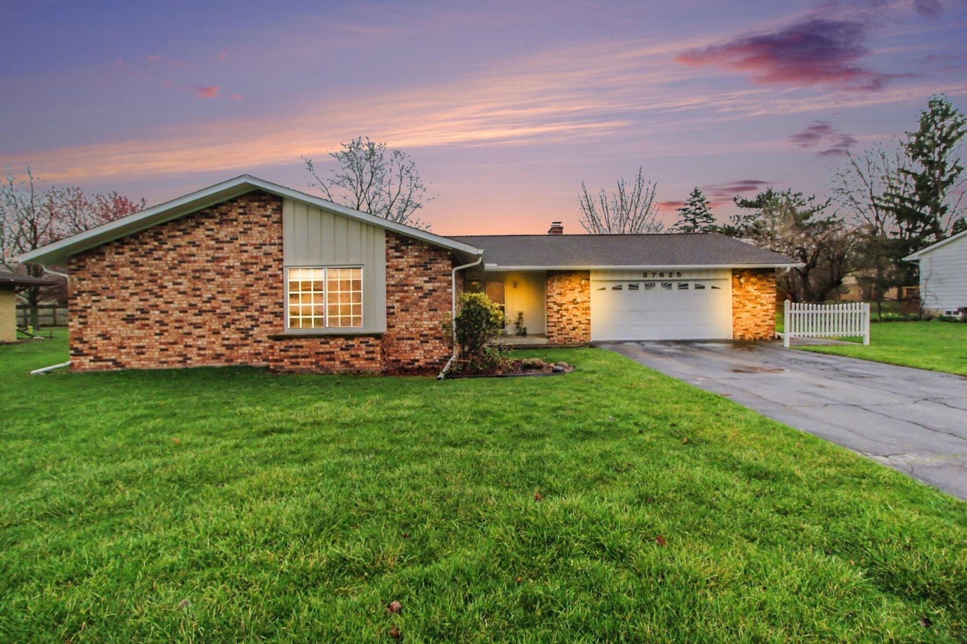 37625 Whitney Drive, Wayne, MI 48184 Main Photo