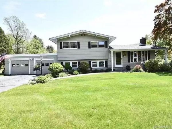 21 McDermott , Hamden, CT 06518