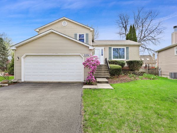 2284 Briarhill Drive, Naperville, IL 60565