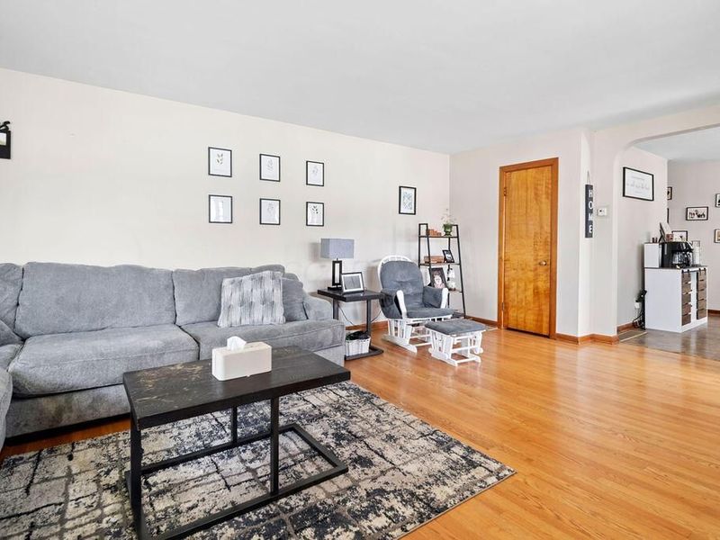 185 E Cedar Street, Mount Gilead, OH 43338 Photo 6