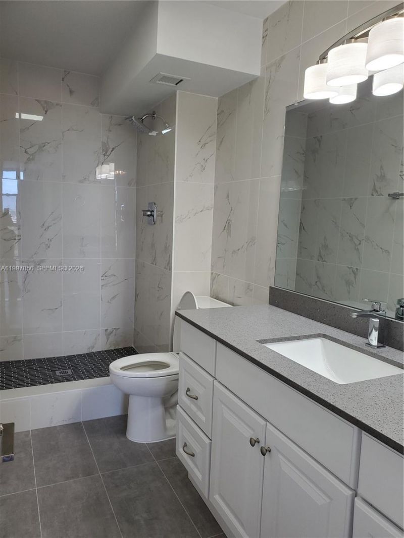 13499 Biscayne Blvd, Unit 1105, North Miami, FL 33181 Photo