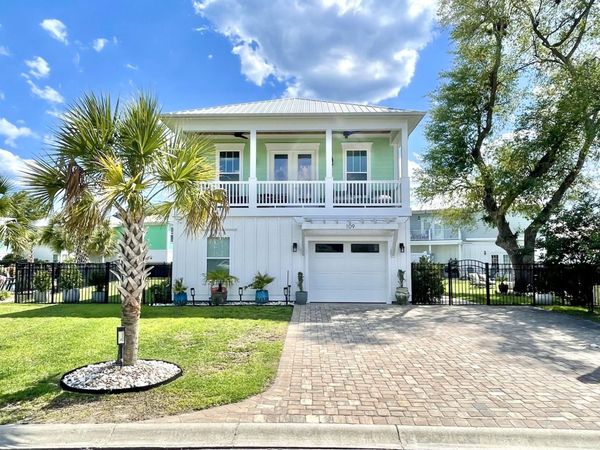 109 McIlroy Ct., Murrells Inlet, SC 29576