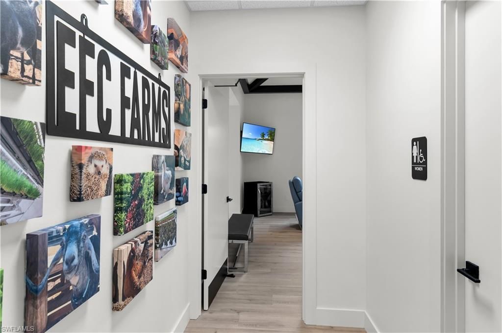 6890 Hendry Creek Dr, Fort Myers, FL 33908 Photo