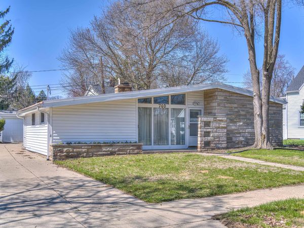 740 Briarcliff Road, Jackson, MI 49203