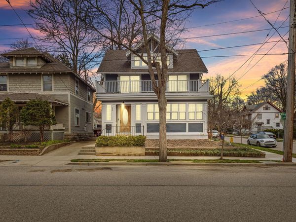 22 Grand Avenue NE, Grand Rapids, MI 49503