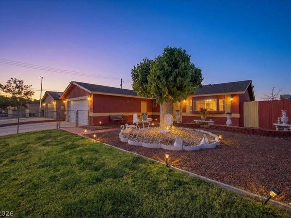 3920 Geist Avenue , Las Vegas, NV 89115