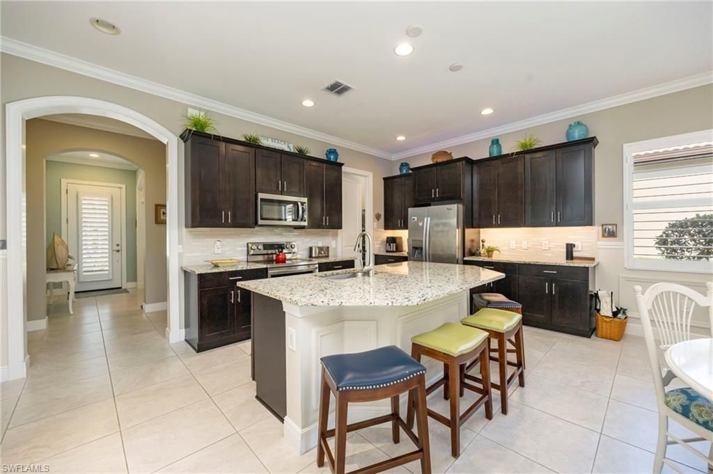 1287 Manado Dr, Naples, FL 34113 Photo