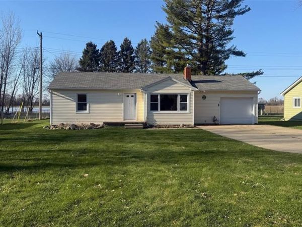 393 Almont Avenue, Almont Vlg, MI 48003