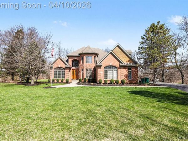 55256 Lee Rd Road, Lyon Twp, MI 48165
