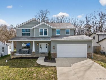 14131 Eastview Drive, Fenton Twp, MI 48430