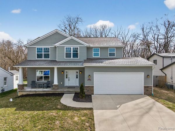 14131 Eastview Drive, Fenton Twp, MI 48430